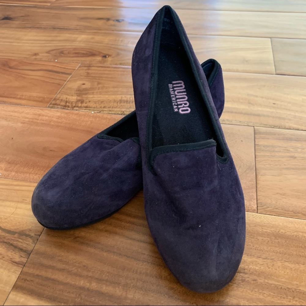 Beautiful Munro Suede Loafers 6.5​
